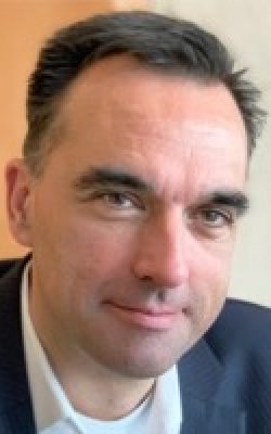 Neil Carpenter Headshot